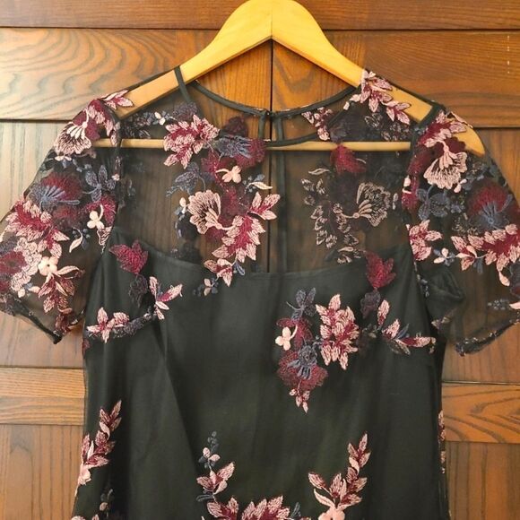 White House Black Market Floral Overlay Dress Size 2 - Picture 2 of 9